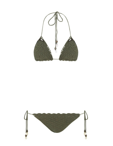 Bikinis Blanco: Primavera Verano 2016 Calzedonia, todo un referente en cuanto a tendencias de baño nos descubre los estilismos que luciremos en la época estival. Estos se caracterizan por los colores vivos y muy favorecedores a las pieles ya bronceadas. También destacan los detalles como los lazos y volantes, que decoran casi todos los bikinis.